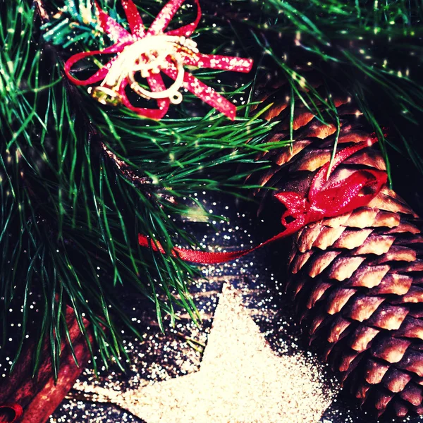 Sapin de Noël avec décoration — Photo