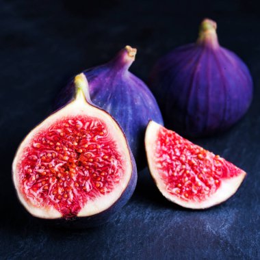 Dilimlenmiş olgun incir