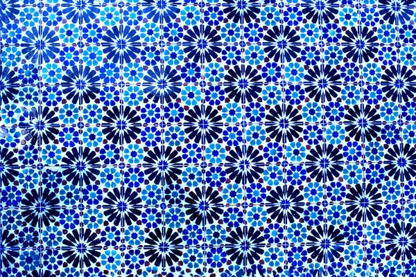 Typische kleurrijke Marokkaanse decoratieve muur — Stockfoto