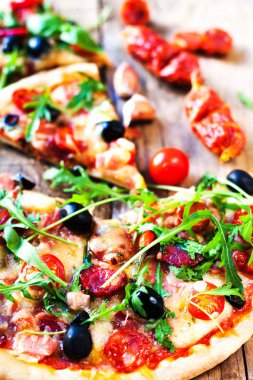 Lezzetli İtalyan pizzası 