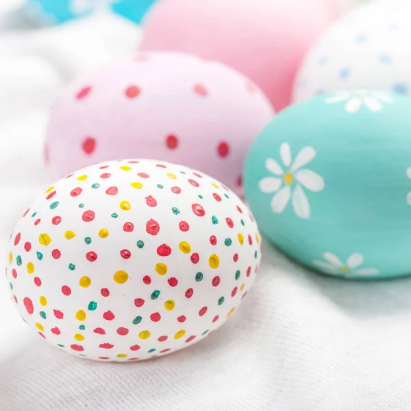 Easter background with eggs and copyspace. — Stock Photo, Image