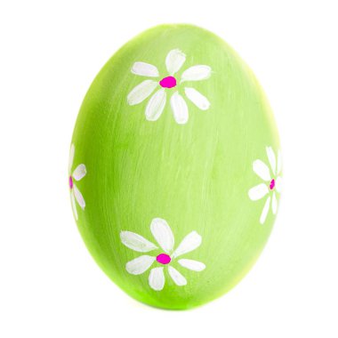 Beyaz arka plan üzerinde izole renkli yumurta 