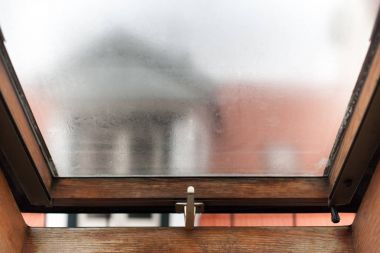 Tavan pencerede Mansard 