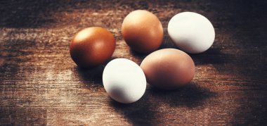 Taze yumurta yığını