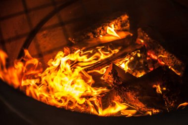 Barbekü alev görünümünü