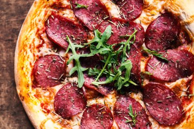 İtalyan klasik pizza