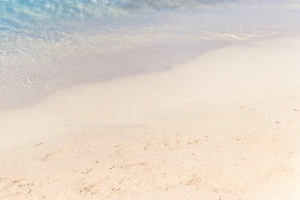 Пляжний пісок з небом — стокове фото