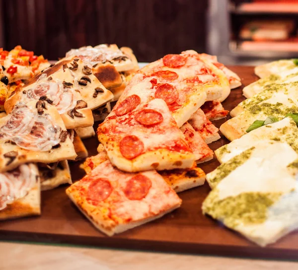 Pizza Take Away pezzi in caffè — Foto Stock