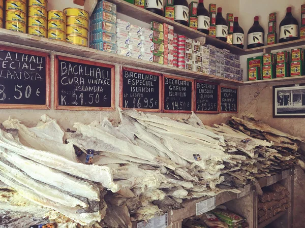 Handla med Portugese Bacalhau fisk — Stockfoto