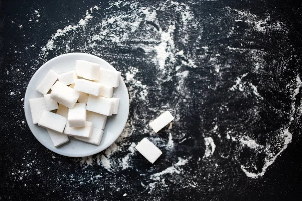 Sağlıksız yiyecek konsepti - şeker ve un 