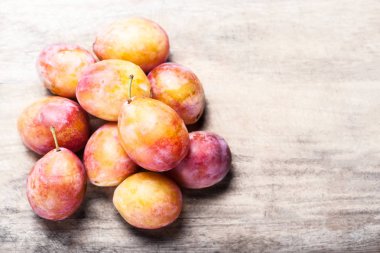 Masada olgun pembe Erik