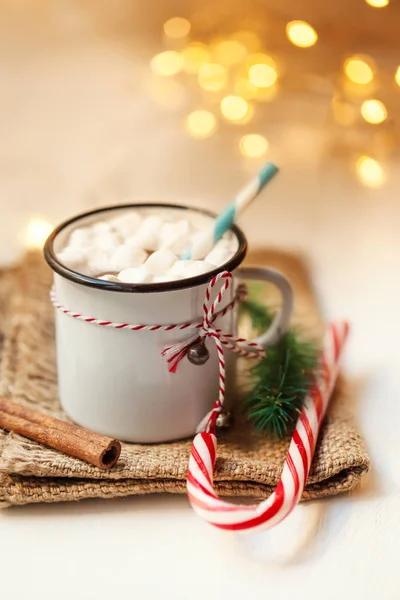 Hot chocolate mug with marshmallow — Stock Photo, Image