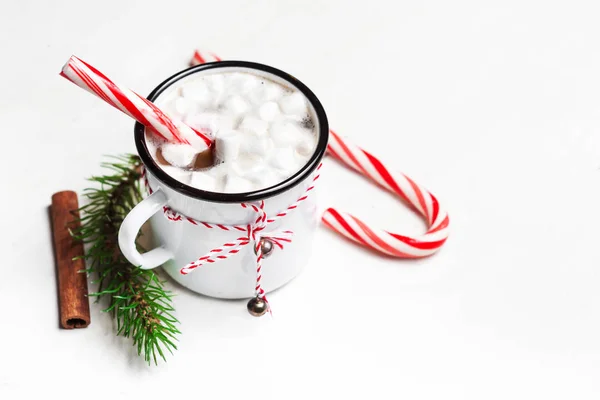 Hot chocolate mug with marshmallow — Stock Photo, Image