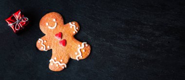 Zencefilli kurabiye adam kurabiye ile Noel kompozisyon