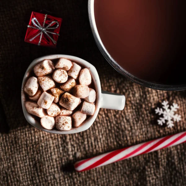 Hot chocolate mug with marshmallow — Stock Photo, Image