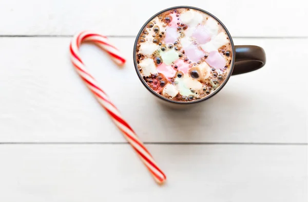 Taza de cacao caliente con malvaviscos — Foto de Stock