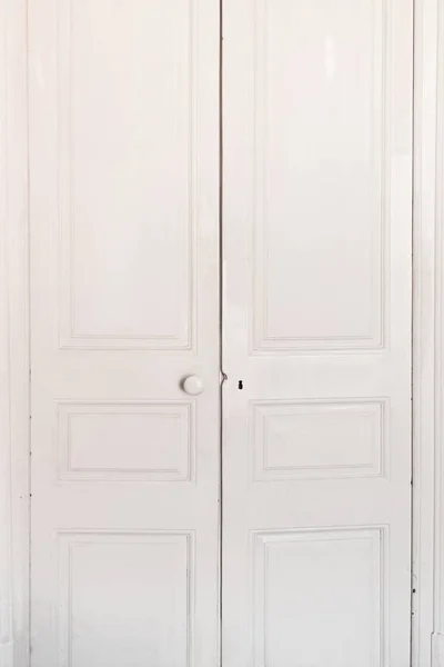 Blanco Puerta Clásica Edad Puerta Sucia Antigua Una Habitación Cerrada — Foto de Stock