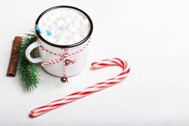 Marshmallow ile sıcak kakao kupa