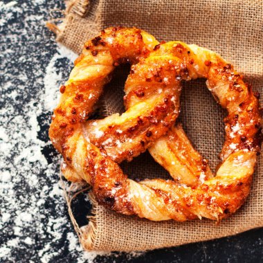 Lezzetli taze Bavyera simit  