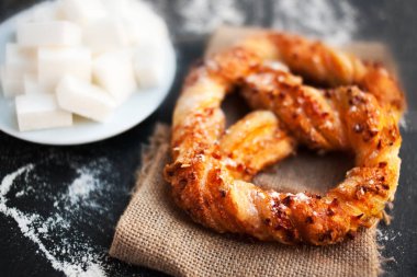 Tatlı tuzlu kraker ve şeker