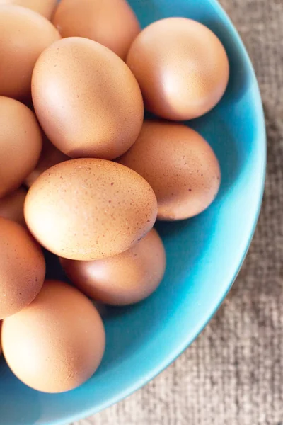 Grandi uova marroni — Foto Stock