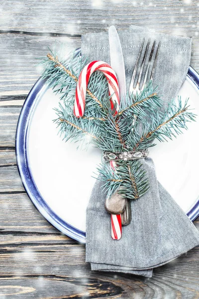 Cadre Table Noël Avec Des Décorations Festives Sur Fond Bois — Photo