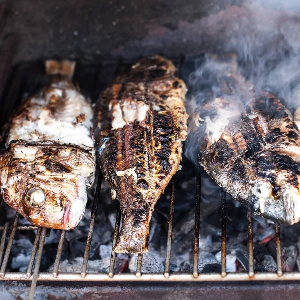 Grilled Fish Barbecue Spices Lemon Grill Close — Stock Photo, Image