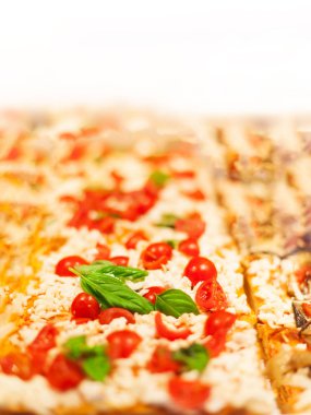 İtalya, domates, geleneksel İtalyan Focaccia pizzeria bir ahır üzerinde pizza Take Away adet Siyah Zeytin ve chees