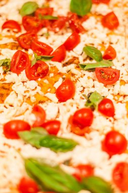 İtalya, domates, geleneksel İtalyan Focaccia pizzeria bir ahır üzerinde pizza Take Away adet Siyah Zeytin ve chees