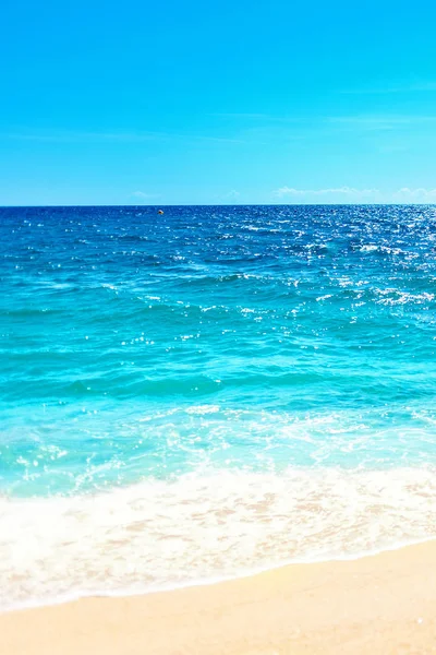 Suave Ola Océano Azul Playa Arena Fondo Con Lugar Para — Foto de Stock