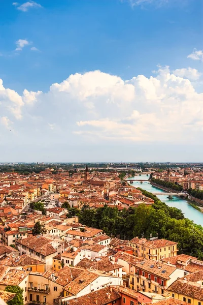 Letecký Pohled Verona Itálie Veneto Oblasti Krásná Prosluněná Panoramatická Prostorem — Stock fotografie