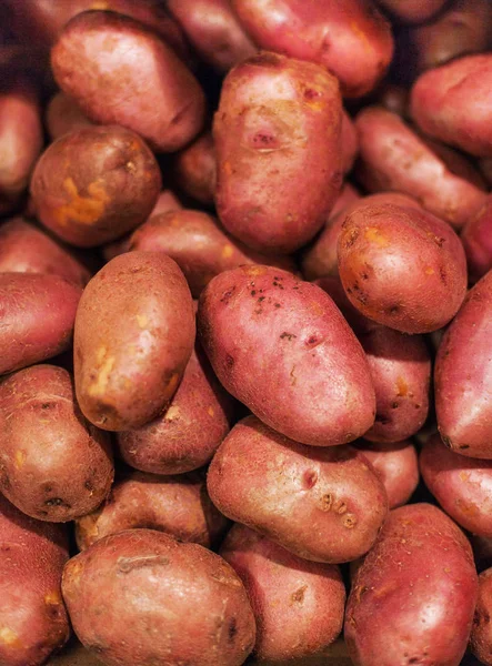 Cartofi Cruzi Fundal Alimentar Cartofi Proaspeți Cartofi Roșii Brute Magazinul — Fotografie, imagine de stoc
