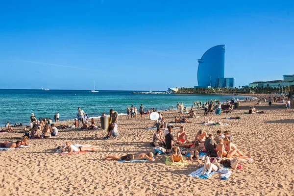 Barcelona Spagna Settembre 2017 Spiaggia Sandy Barceloneta Barcellona Con Hotel — Foto Stock