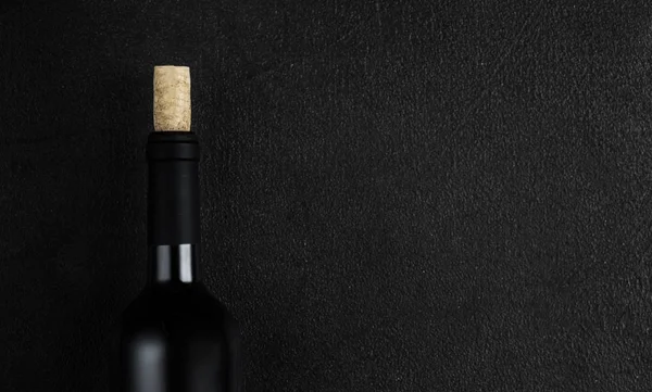 Botella Vino Sobre Fondo Pizarra Con Copyspace Concepto Degustación Vino —  Fotos de Stock
