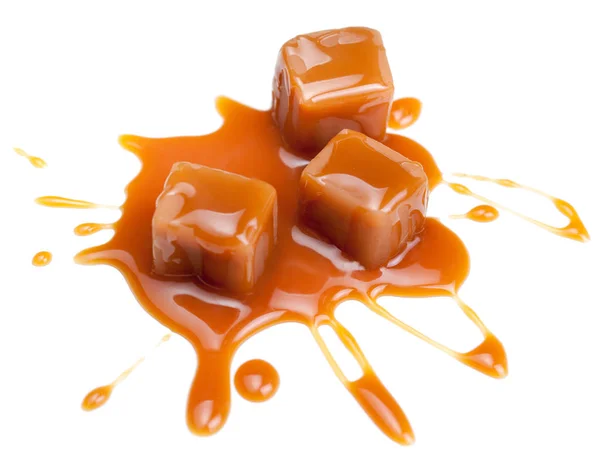 Brown Caramel Snoepjes Geïsoleerd Een Witte Achtergrond Butterscotch Toffee Saus — Stockfoto