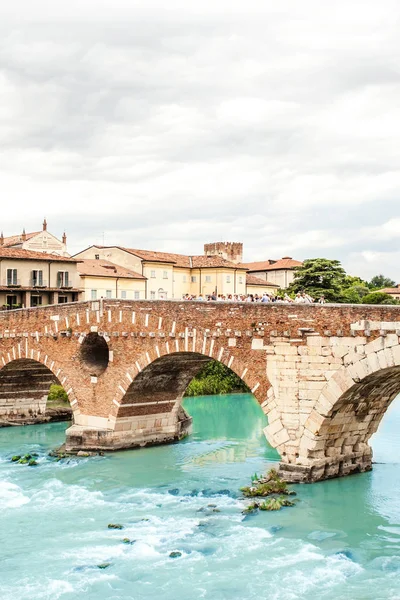 Híd Ponte Pietra Veronában Adige Folyón — Stock Fotó