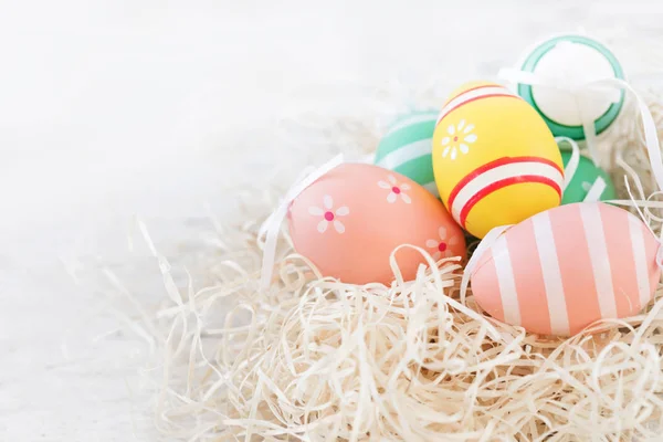 Tarjeta Vacaciones Pascua Con Coloridos Huevos Pascua Hechos Mano —  Fotos de Stock