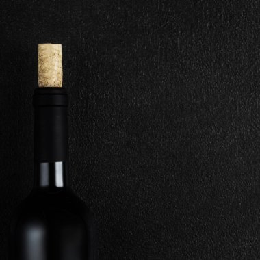 Blackboard arka plan boşaltmak, şarap tadım kavramı ile şarap şişe