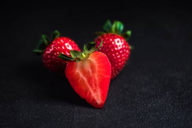 Kara günü taze çilek