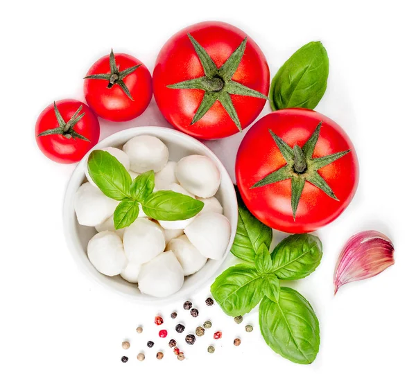 평면도의 신선한 토마토와 바탕에 향신료 — 스톡 사진