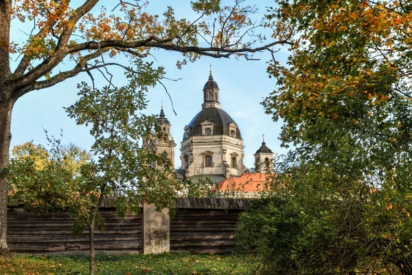Klasztor w pobliżu miasta Kaunas — Zdjęcie stockowe