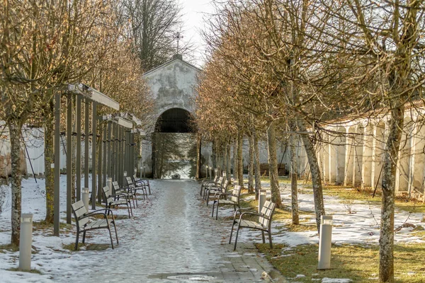 В старом монастыре — стоковое фото