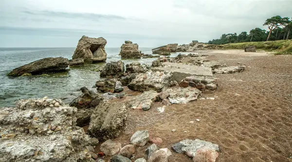 Resti della fortezza di Liepoja — Foto Stock