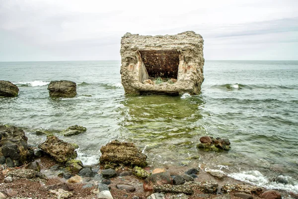 Überreste der Festung im Meer — Stockfoto
