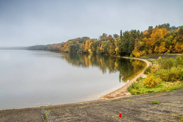 Kaunas lagoon in autumn — Stock Photo, Image