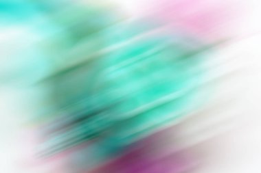 Çapraz çizgileri olan çok renkli bulanık pastel gradyan arkaplan. Nane, turkuaz, akuamarin, pembe, eflatun, mor renkli hareket