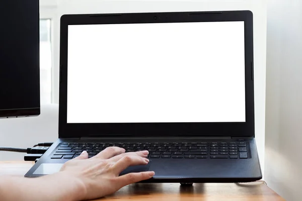 Zwarte Laptop Met Een Wit Mockup Scherm Thuiswerkplek Een Moderne — Stockfoto