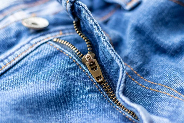 Jeans Vorne Mit Offenem Reißverschluss Hell Blauer Jeansstoff Textur Hintergrund — Stockfoto