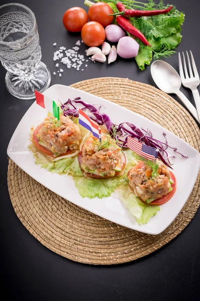 不结盟运动 Prik Ong 北部泰式辣椒酱 肉和番茄辣 Dip 鸡尾酒食物 — 图库照片