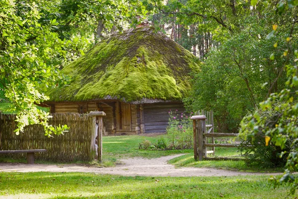 Alte Holzscheune — Stockfoto